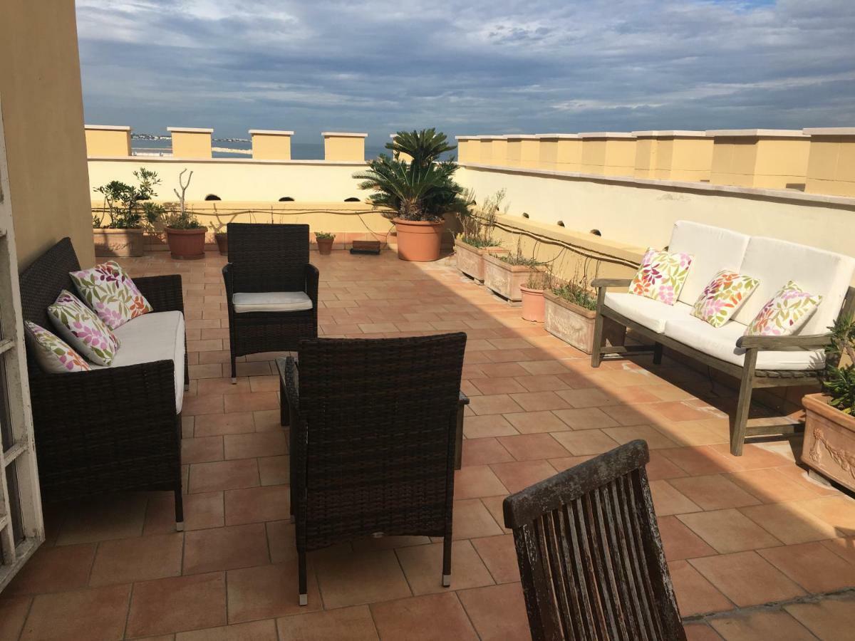 Stanza Con Vista Mare Apartment Bari Luaran gambar